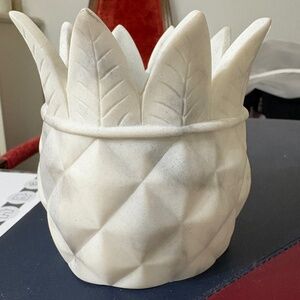 Bath & Body Works Faux Marble Pineapple single-wick Candle Stand Holder